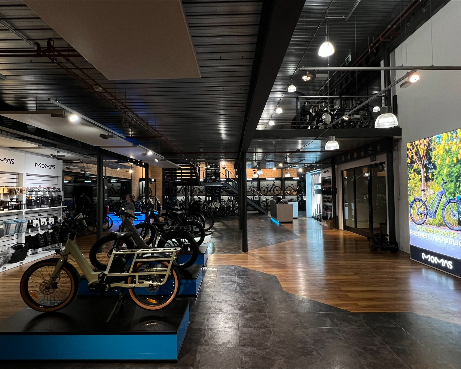 E-Wheels Bern &ndash; Vista generale del negozio (illustrazione)