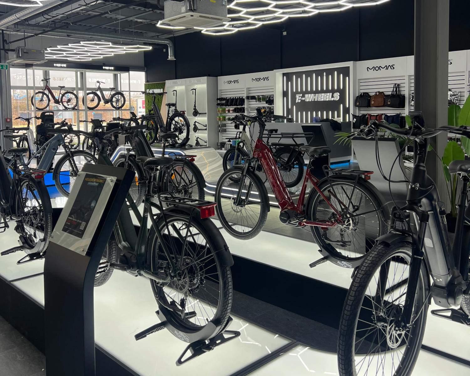 E-Wheels Rothenburg &ndash; Au&szlig;enansicht des Gesch&auml;fts